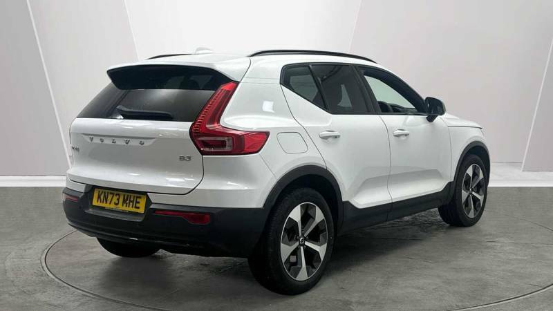 Volvo XC40 B3 Mild Hybrid Ultimate Dark - 2023 73 KN73MHE White #2