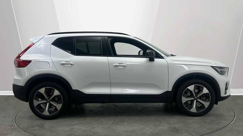 Volvo XC40 B3 Mild Hybrid Ultimate Dark - 2023 73 KN73MHE White #3