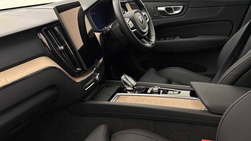 Volvo XC60 B5 Awd Mild Hybrid Plus Dark Blue #6