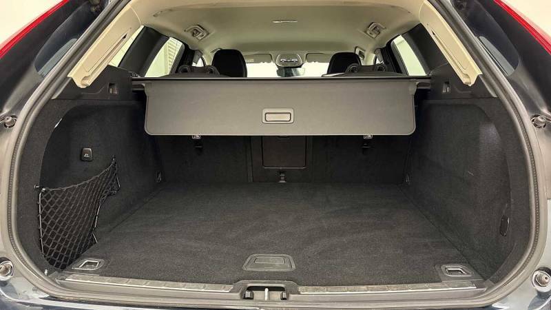 Volvo XC60 B5 Awd Mild Hybrid Plus Dark Blue #5