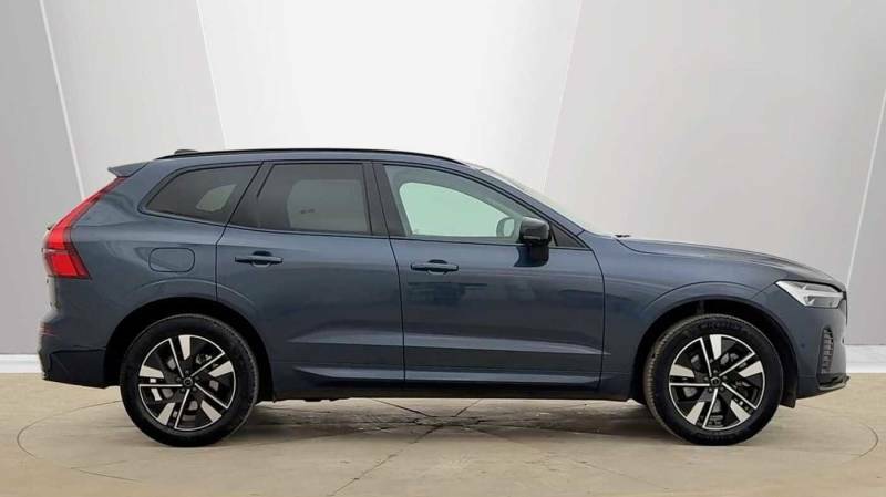 Volvo XC60 B5 Awd Mild Hybrid Plus Dark Blue #2