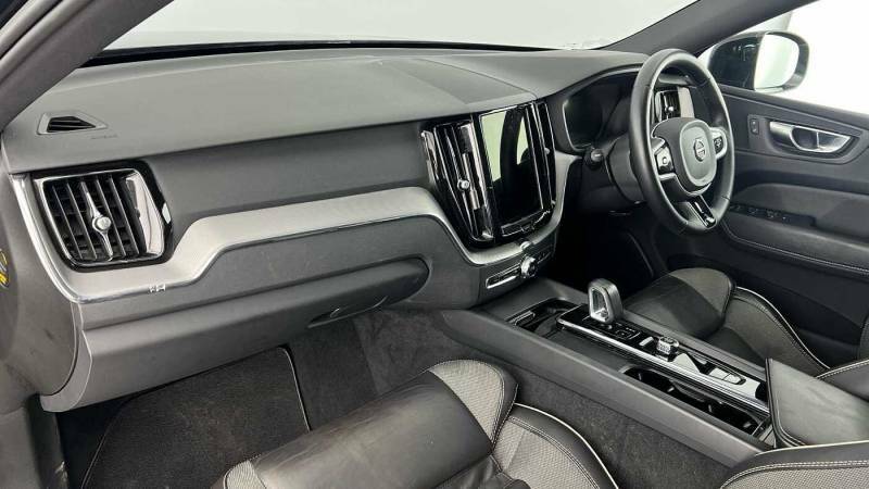 Volvo XC60 B4 Awd Mild Hybrid R-design Black #5