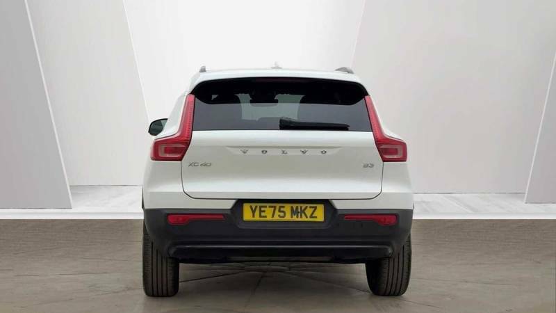 Volvo XC40 B3 Mild Hybrid Plus Dark White #4