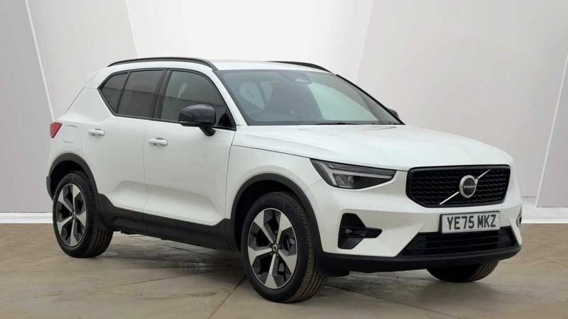 Volvo XC40 B3 Mild Hybrid Plus Dark White