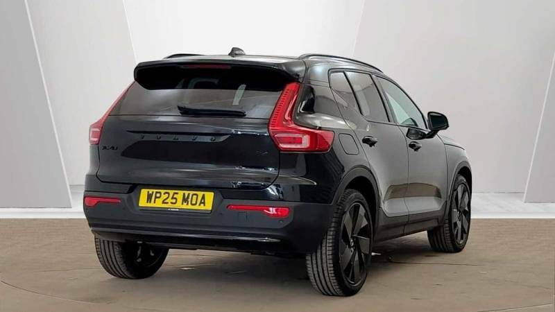 Volvo XC40 B4 Mild Hybrid Black Edition Plus Black #3