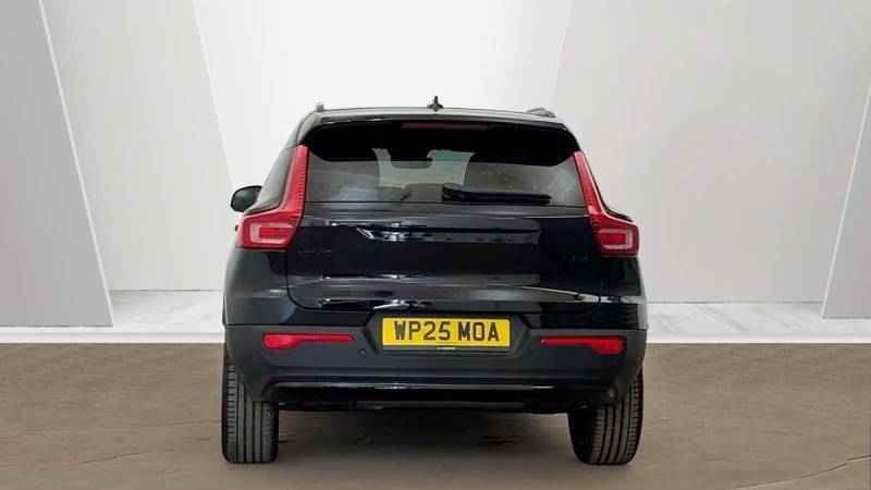 Volvo XC40 B4 Mild Hybrid Black Edition Plus Black #4