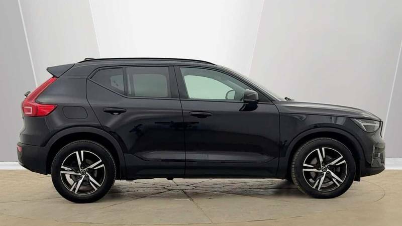 Volvo XC40 B3 Mild Hybrid Plus Dark Black