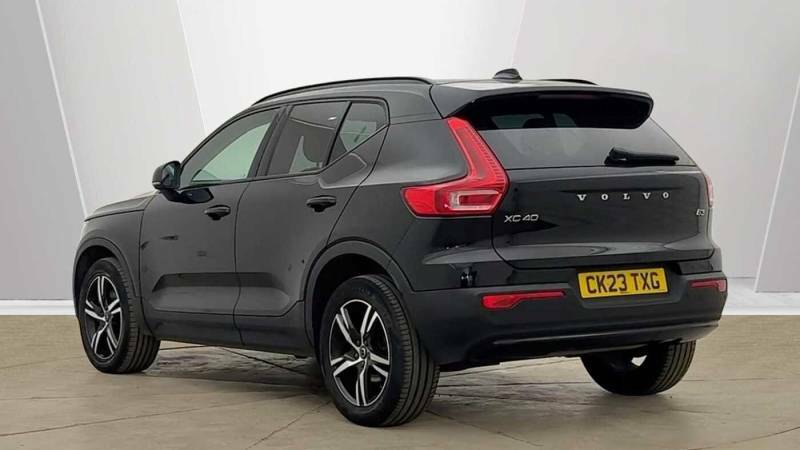 Volvo XC40 B3 Mild Hybrid Plus Dark Black #4
