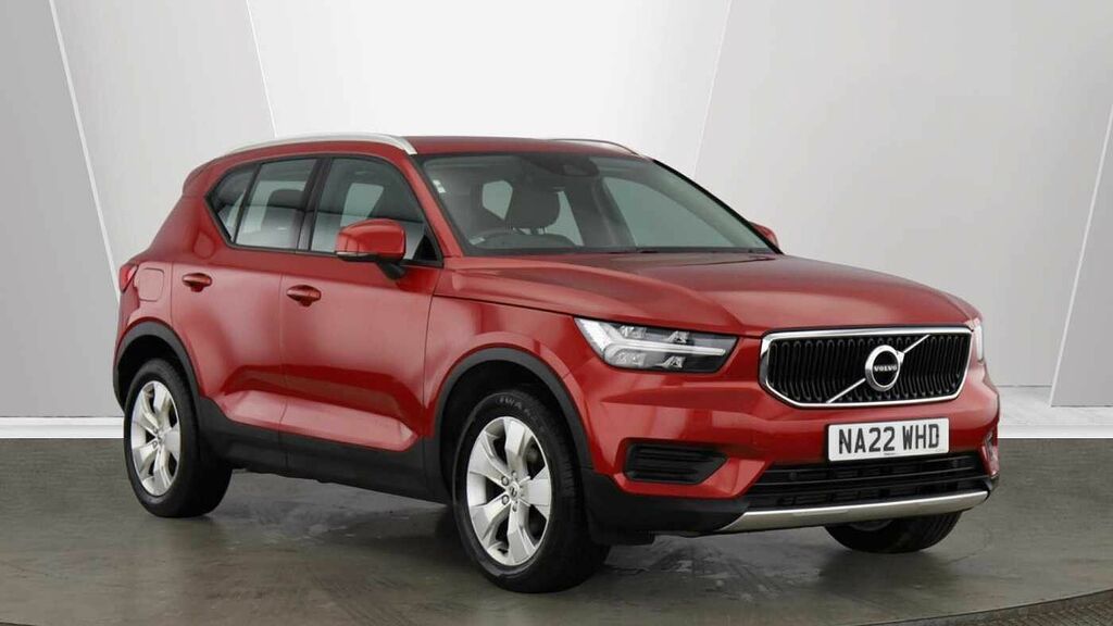 Volvo XC40 Momentum, T3 Red