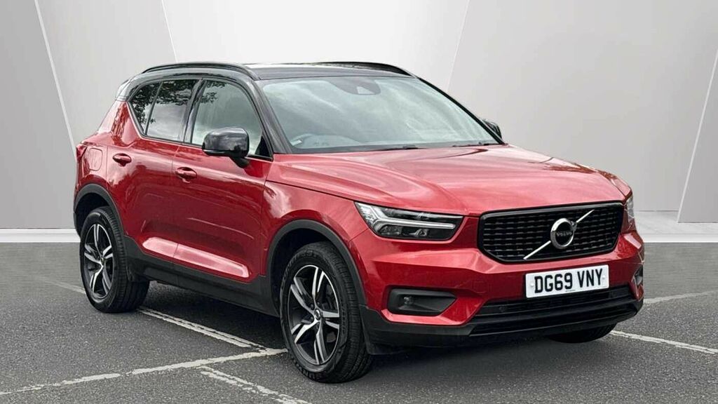 Volvo XC40 T3 R-design Red