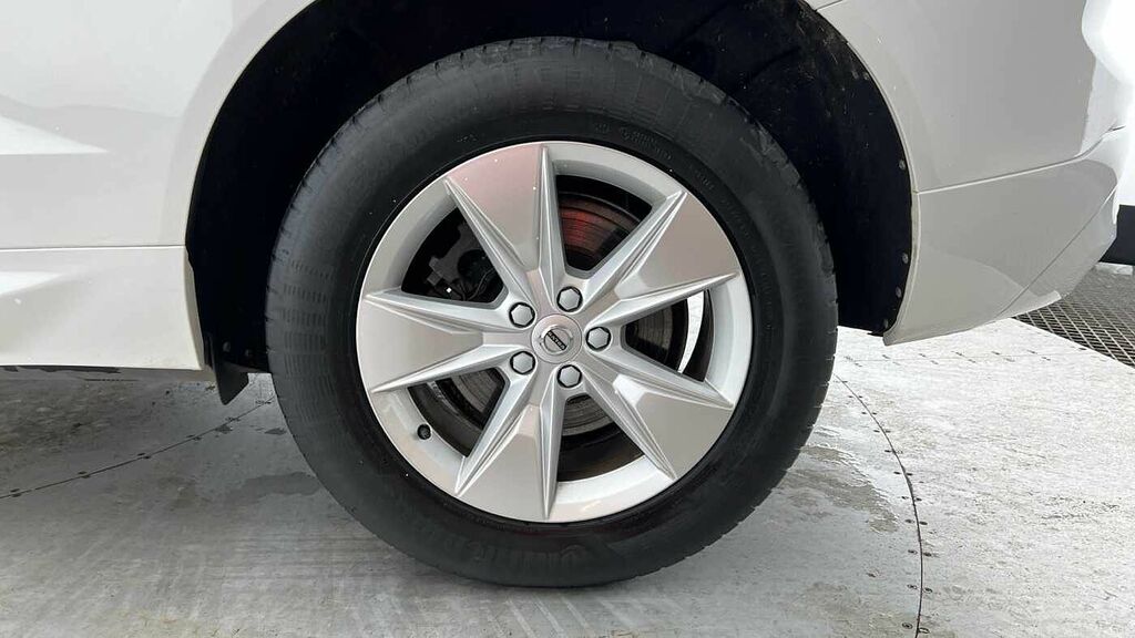Volvo XC60 Momentum, B4 Awd Mild Hybrid White #4