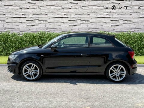Audi A1  Black #4