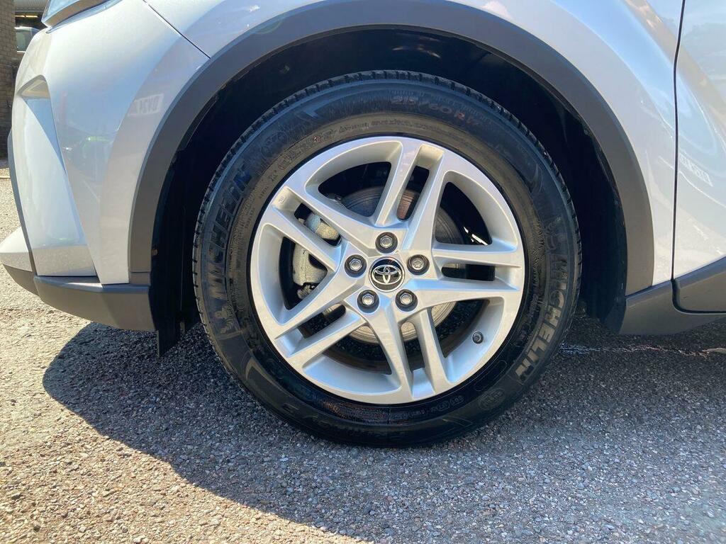 Toyota C-Hr 1.8 Hybrid Icon Cvt White #23