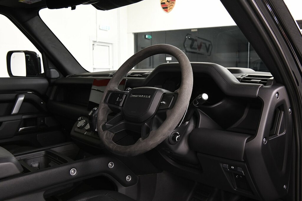 Land Rover Defender 110 P525 V8 Black #4