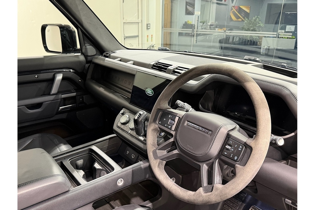 Land Rover Defender 110 P525 V8 Black #3
