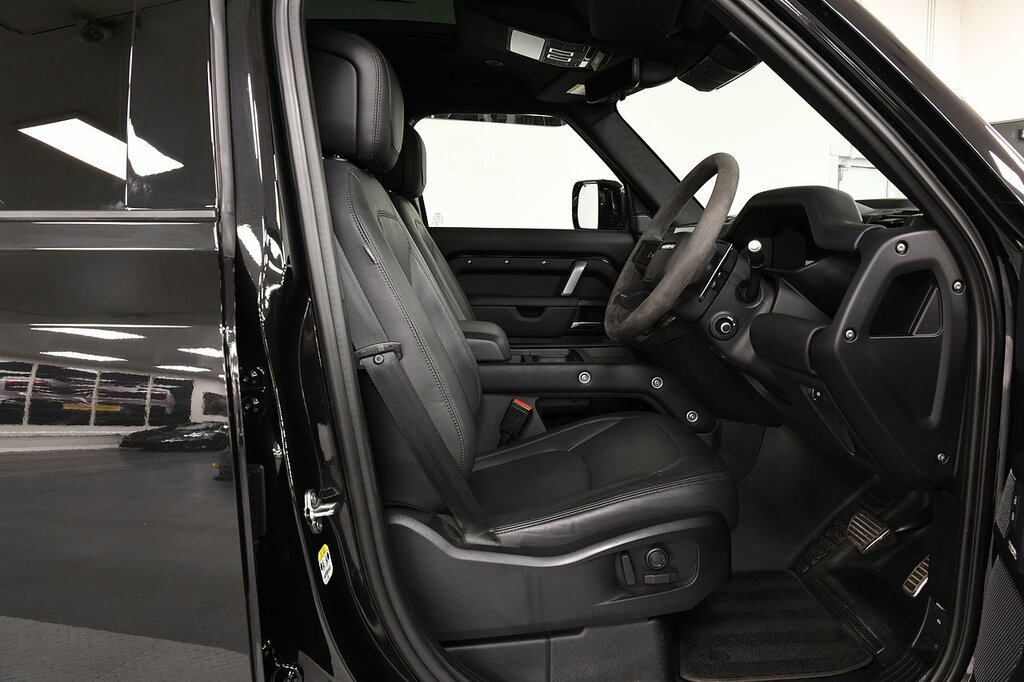 Land Rover Defender 110 P525 V8 Black #6
