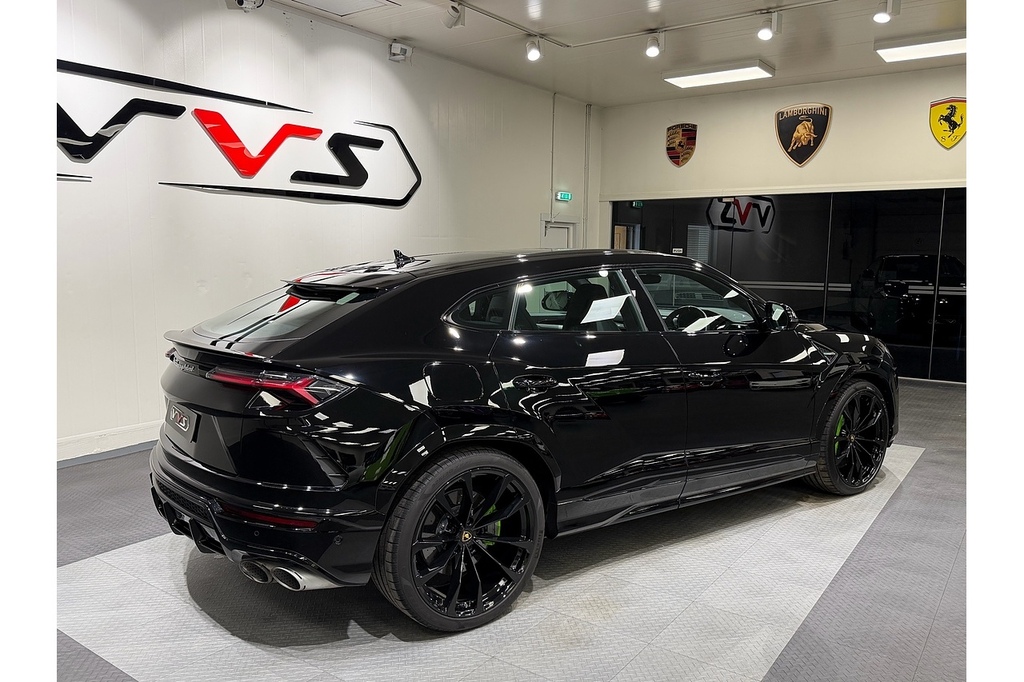 Lamborghini Urus V8 Black #3