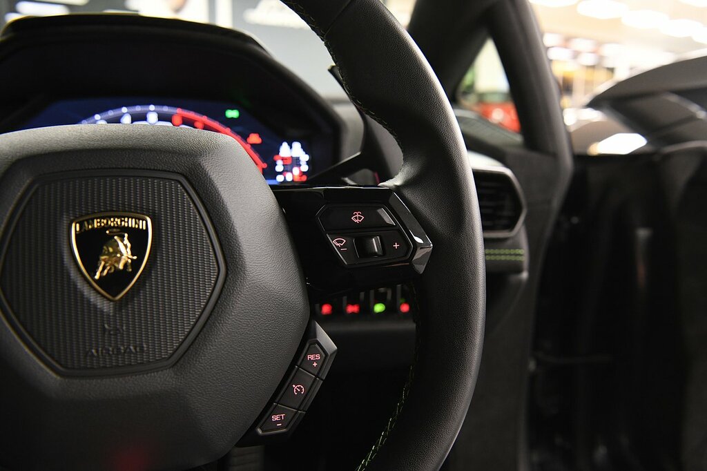Lamborghini Huracan Tecnica Black #21