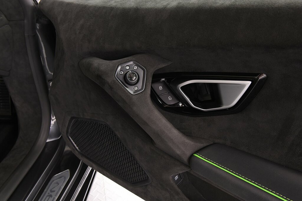 Lamborghini Huracan Tecnica Black #23
