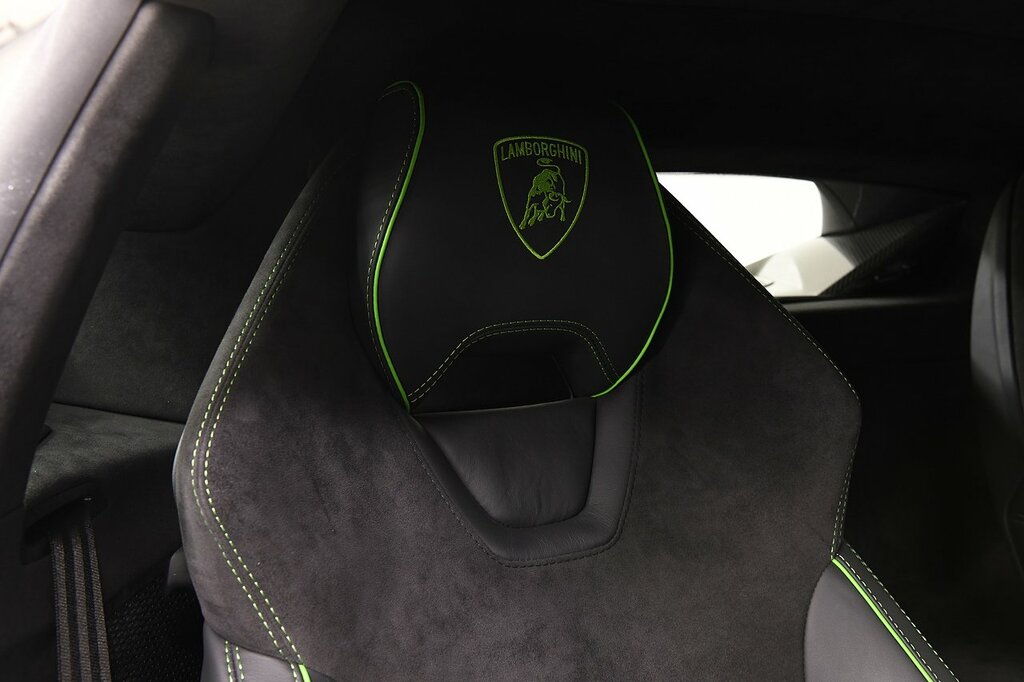 Lamborghini Huracan Tecnica Black #7