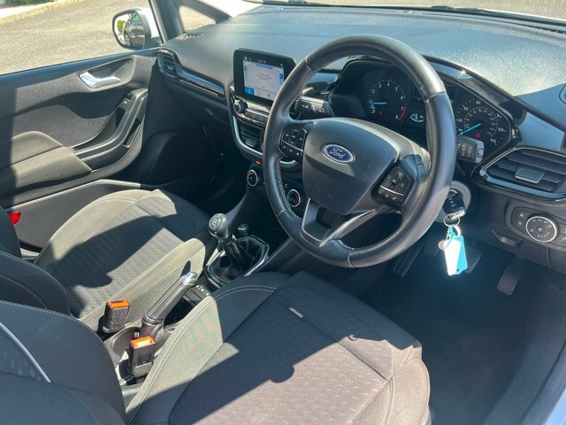 Ford Fiesta Ti-vct Zetec Hatchback White #3