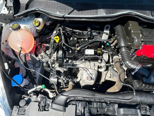 Ford Fiesta Ti-vct Zetec Hatchback White #2