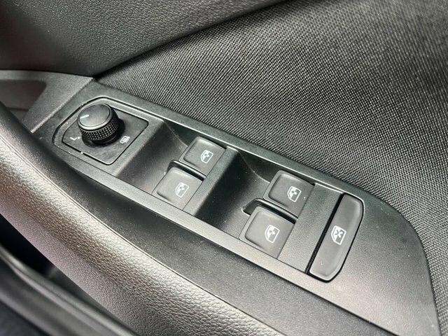 Skoda Kamiq Tsi Act Se Suv Black #4