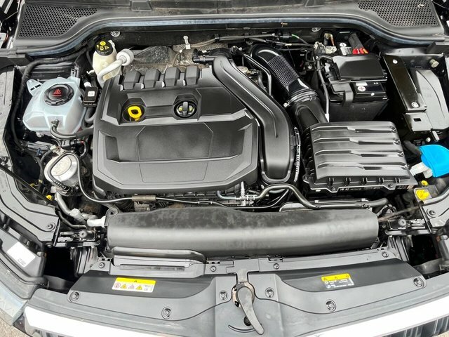 Skoda Kamiq Tsi Act Se Suv Black #2
