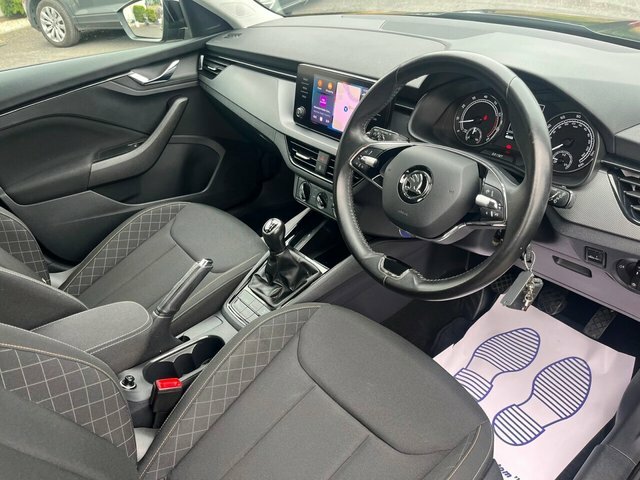 Skoda Kamiq Tsi Act Se Suv Black #3