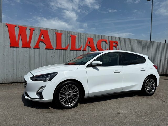 Ford Focus Hatchback HK70YTZ White #6