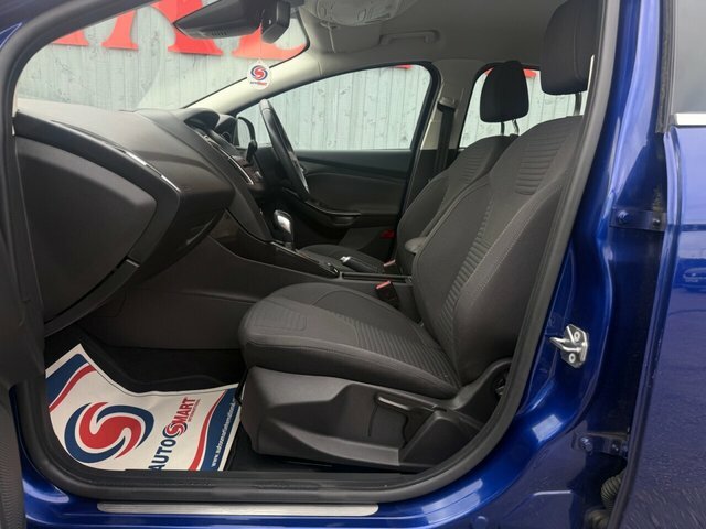 Ford Focus Hatchback EK17VXU Blue #3