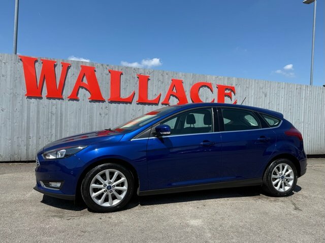 Ford Focus Hatchback EK17VXU Blue #5
