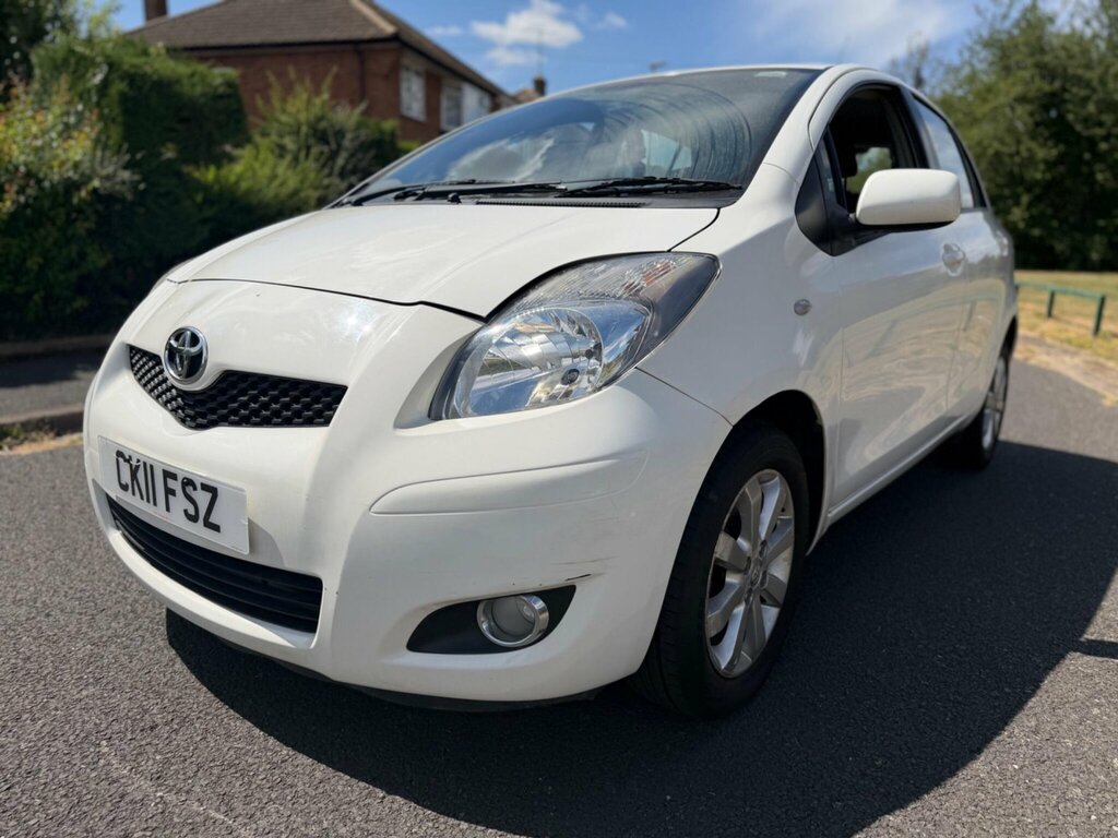 Toyota Yaris Hatchback Grey #10
