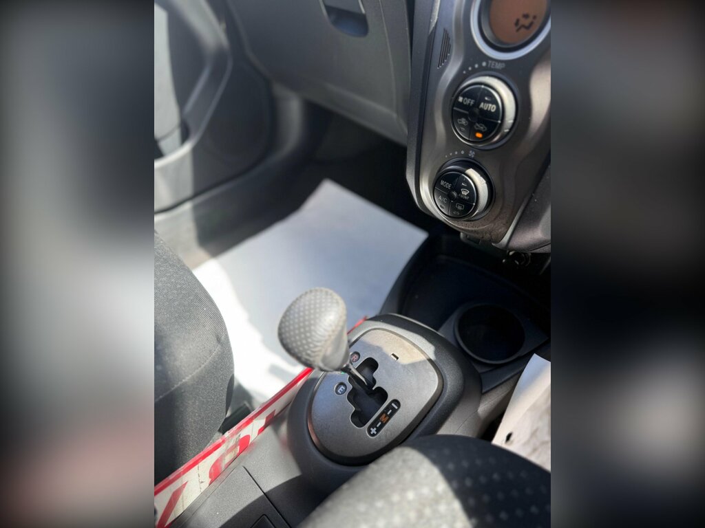 Toyota Yaris Hatchback Grey #17