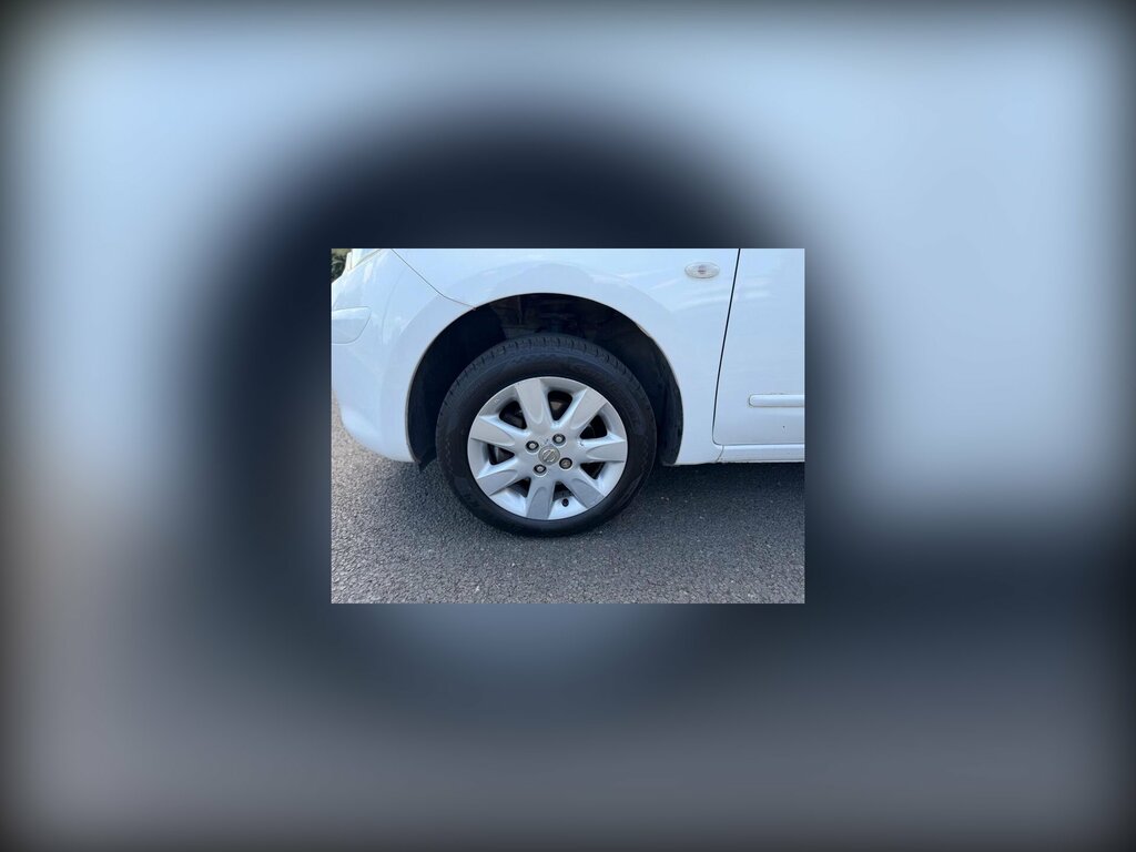 Nissan Micra Acenta White #4