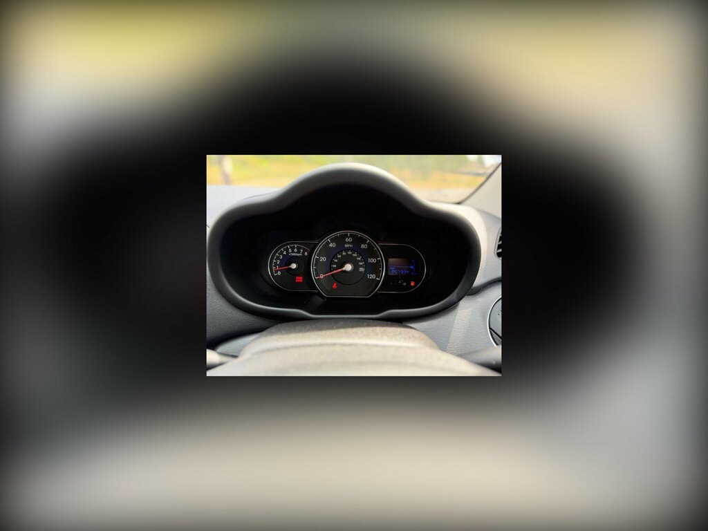 Hyundai I10 Classic White #5