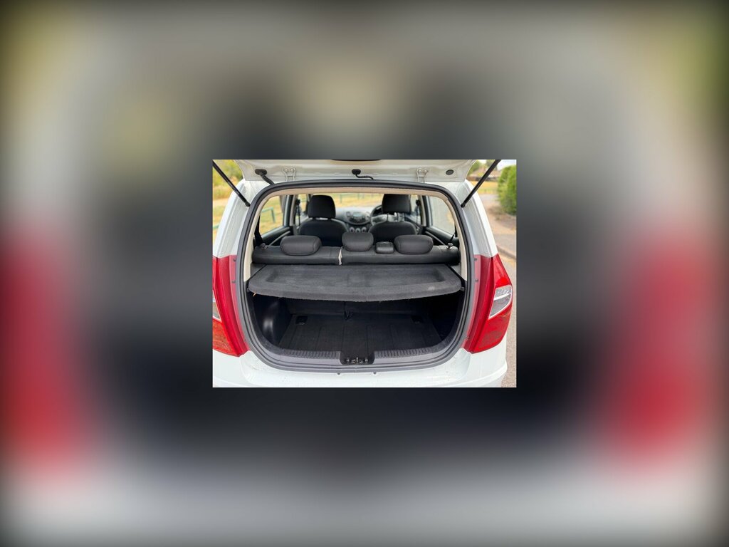 Hyundai I10 Classic White #2