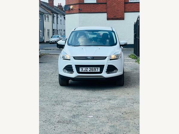 Ford Kuga 2.0 Tdci Zetec Powershift Awd Euro 6 Ss White #4