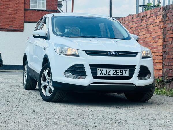 Ford Kuga 2.0 Tdci Zetec Powershift Awd Euro 6 Ss White