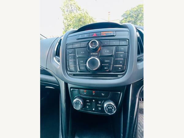 Vauxhall Zafira Tourer Zafira Tourer 1.8 16V Exclusiv Euro 5 Silver #28
