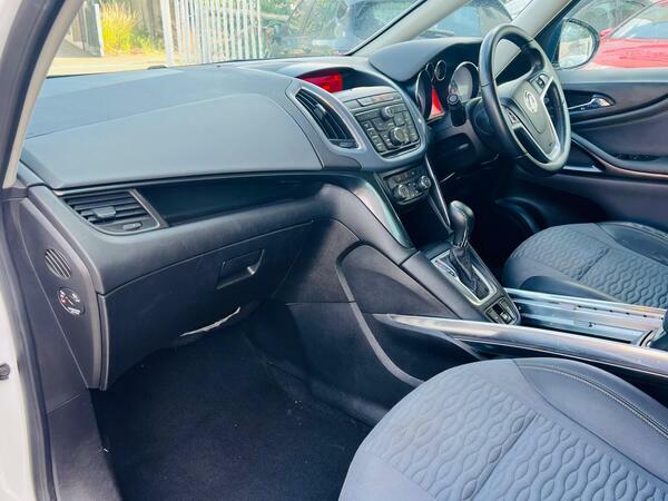 Vauxhall Zafira Tourer Zafira Tourer 1.8 16V Exclusiv Euro 5 Silver #21