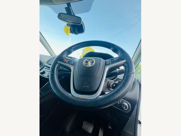 Vauxhall Zafira Tourer Zafira Tourer 1.8 16V Exclusiv Euro 5 Silver #25