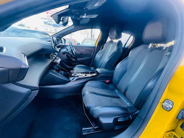 Peugeot 208 Peugeot 208 1.2 Puretech Allure Premium Eat Euro 6 White #21