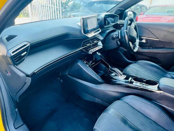 Peugeot 208 Peugeot 208 1.2 Puretech Allure Premium Eat Euro 6 White #20