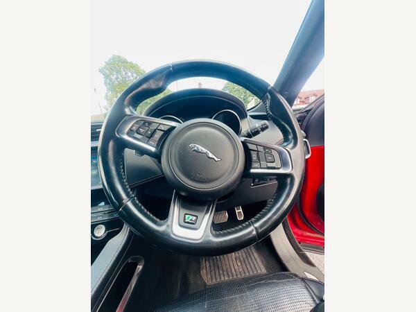 Jaguar F-Pace 2.0 R-sport Awd 178 Bhp Black #35