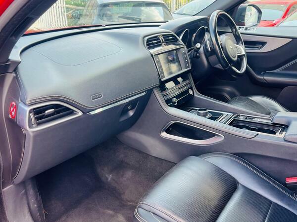 Jaguar F-Pace 2.0 R-sport Awd 178 Bhp Black #26