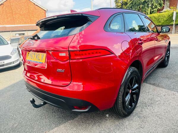 Jaguar F-Pace 2.0 R-sport Awd 178 Bhp Black #17