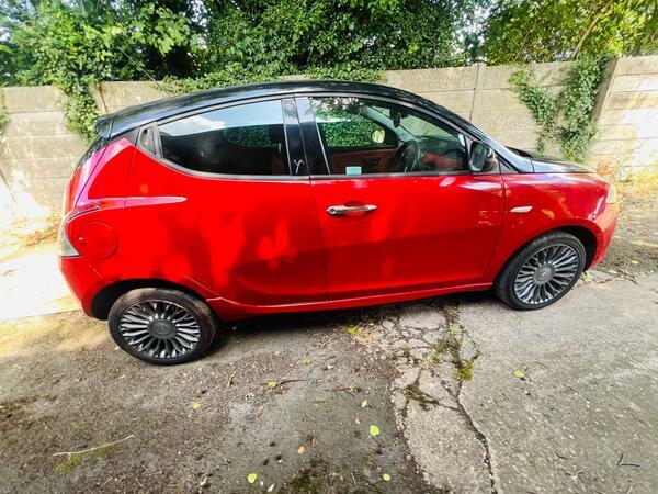 Chrysler Ypsilon 1.2 Se Hatchback Euro 5 Ss 6 Black #11