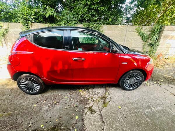 Chrysler Ypsilon 1.2 Se Hatchback Euro 5 Ss 6 Black #9