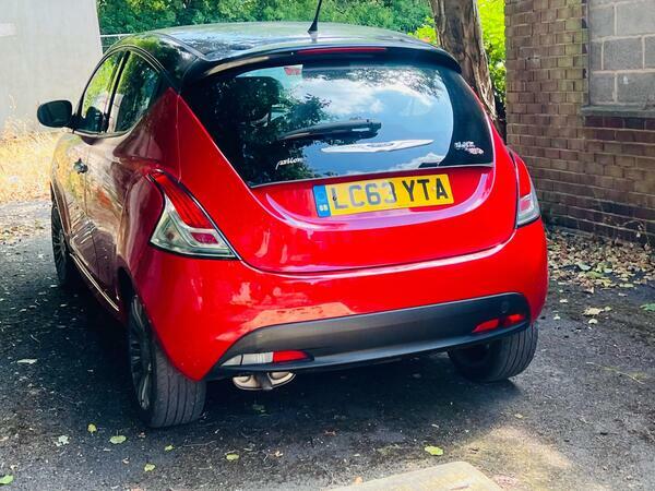 Chrysler Ypsilon 1.2 Se Hatchback Euro 5 Ss 6 Black #19